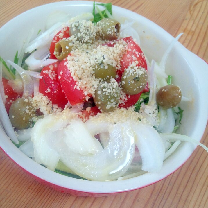 野菜たっぷり☆トマトとオリーブのサラダ